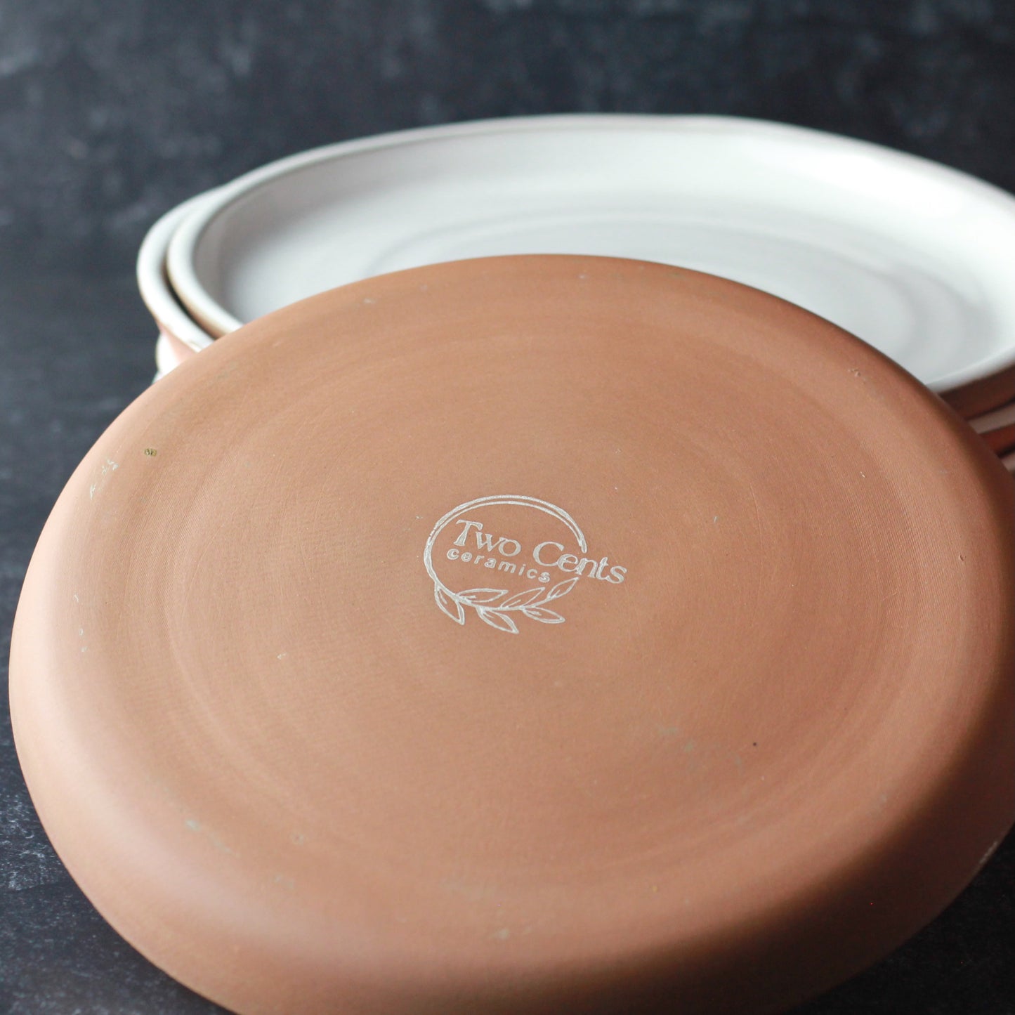 Assiettes 9" en cuir et lin